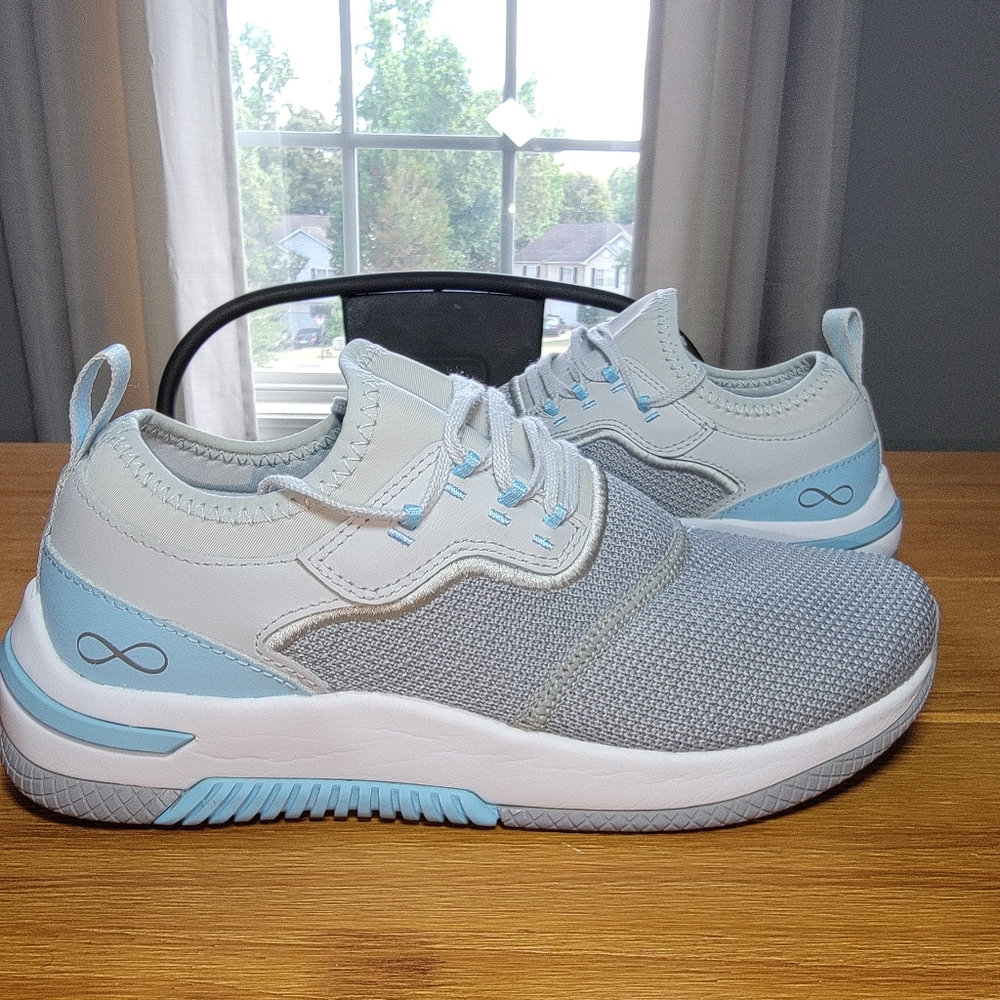 Infinity Dart‎ Premium Athletic Shoe - Size 7.5